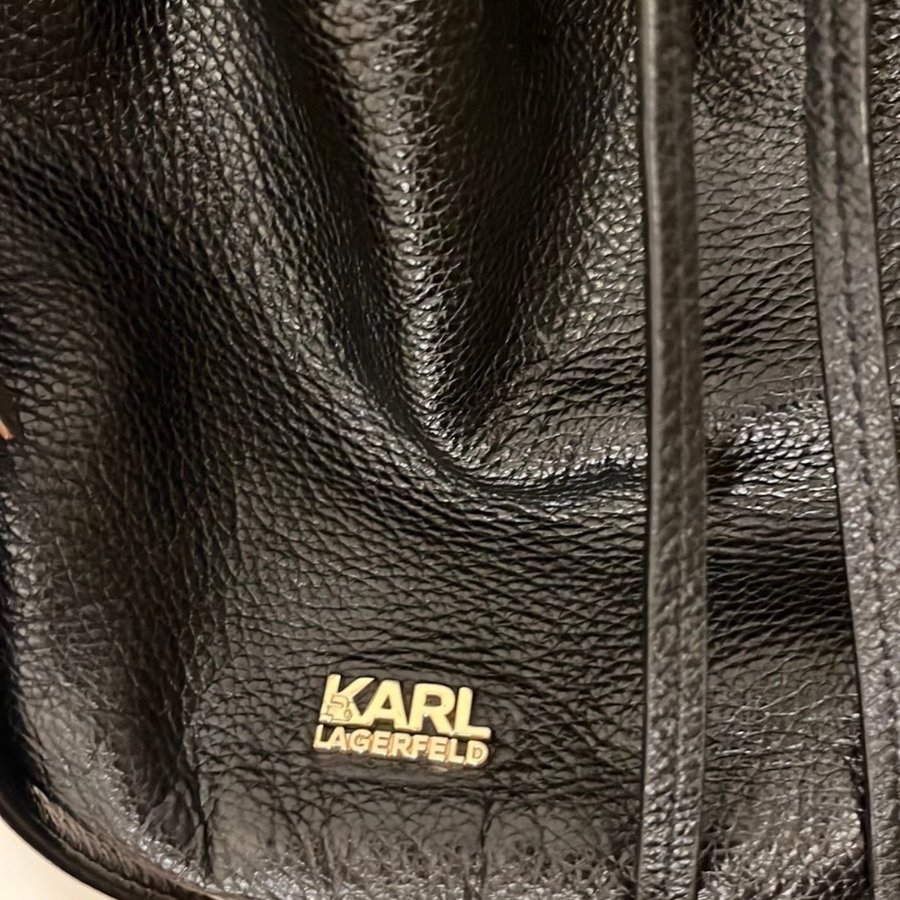 Karl Lagerfeldt bucketbag i mycket fint skick med dustbag