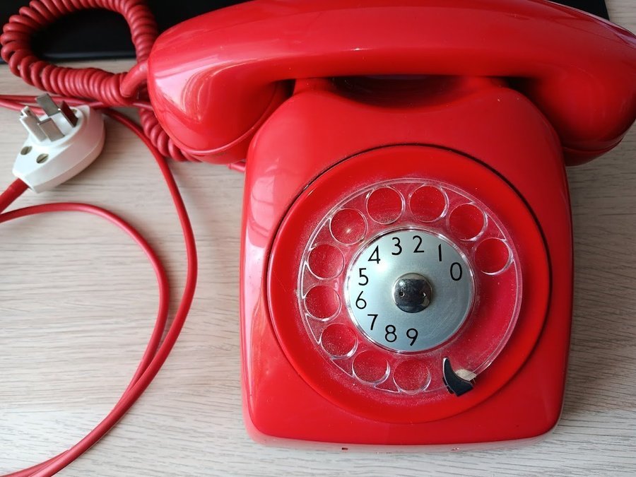 Analog Röd Telefon