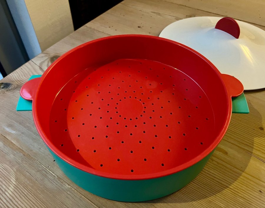 TUPPERWARE för varmhållning, separerar kondens