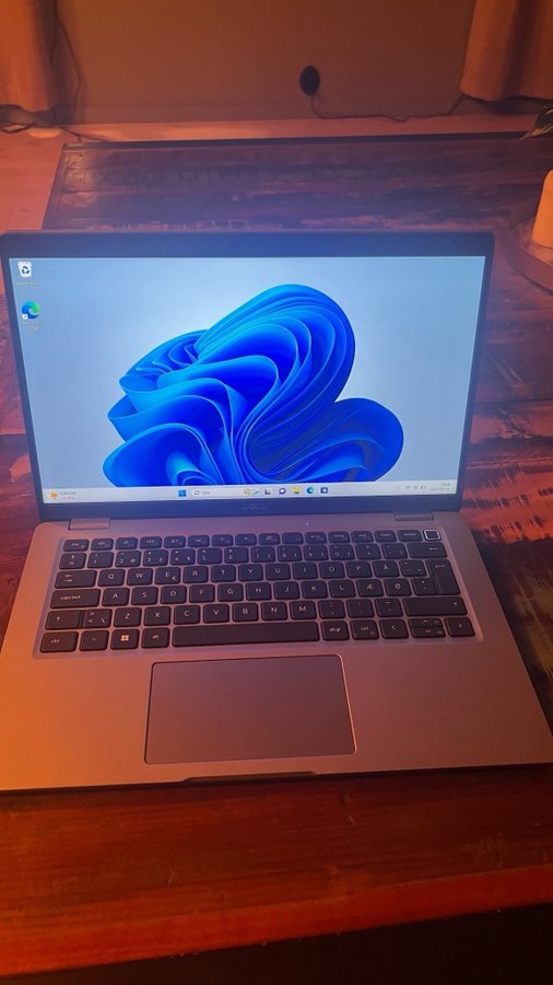 Dell Latitude 5430 Windows 11 PRO original 14” touch skärm