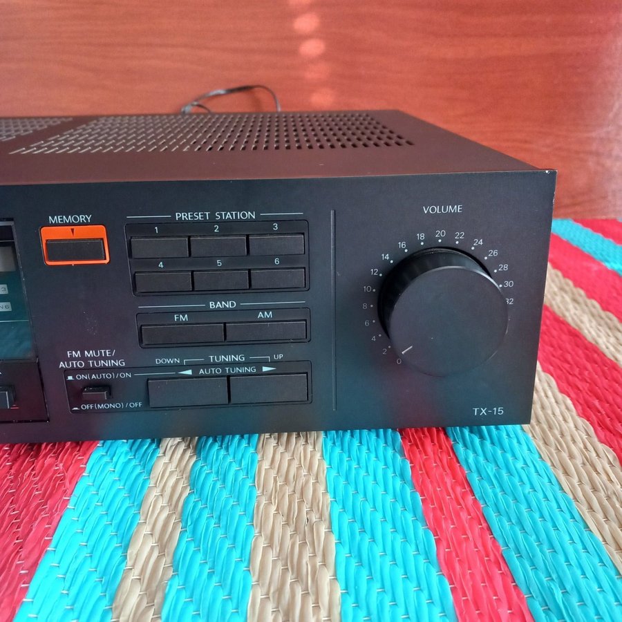 Onkyo FM STEREO / AM TUNER AMPLIFIER