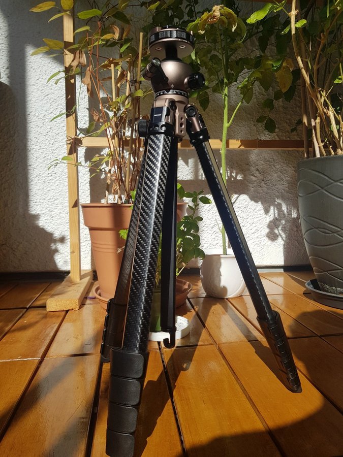 HELT NY  OANVÄND - Kolfiber Kamerastativ / Stativ / Tripod DSLR Kamera  Mobil