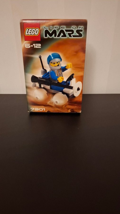 Lego life on Mars 7301