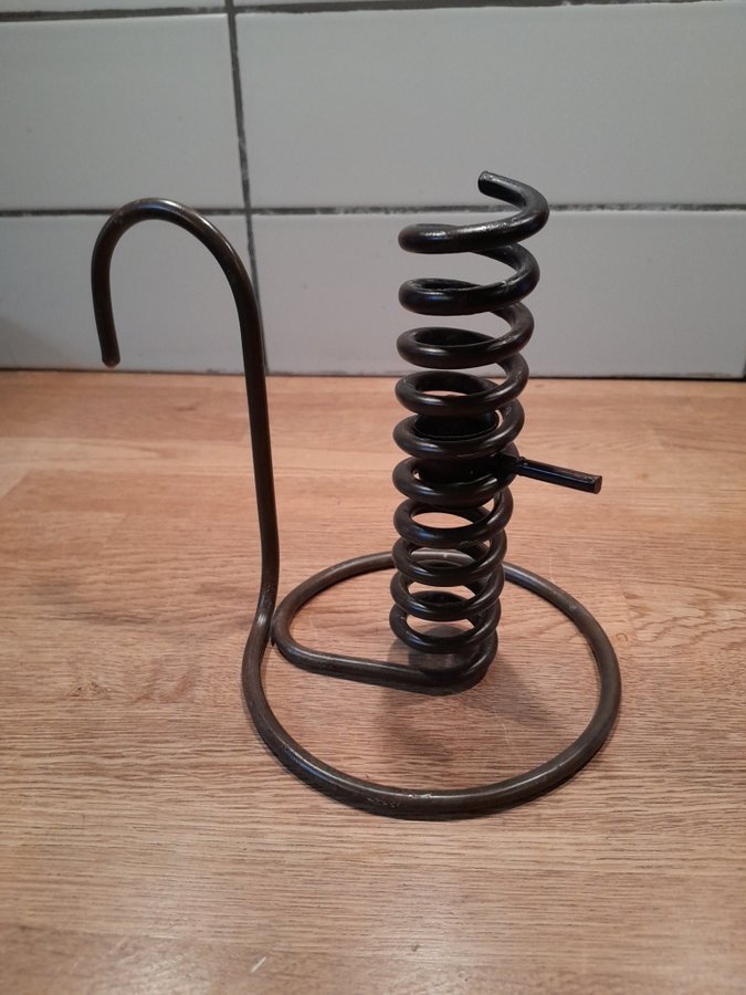 Ljusstake i metall spiralform spiral