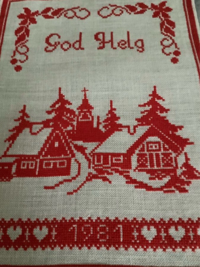 Julbonad ** Handbroderier på linneväv **God helg **1981