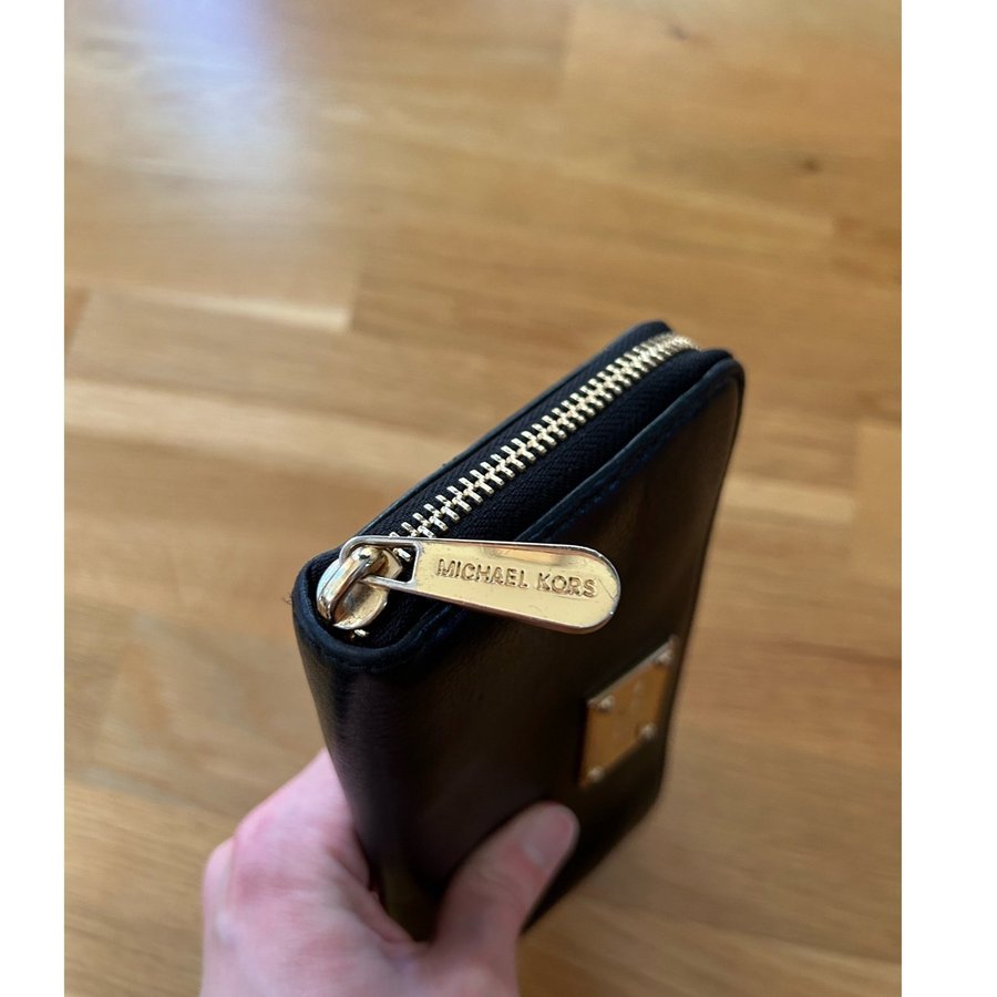 Michael Kors äkta skinn clutch/plånbok/väska/korthållare svart/guld