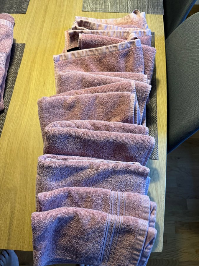 Rosa handdukar från Hemtex