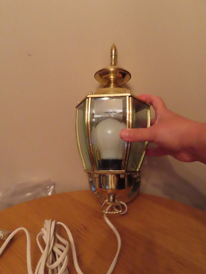 Retro vägglampa med vackert slipade glas Cottex