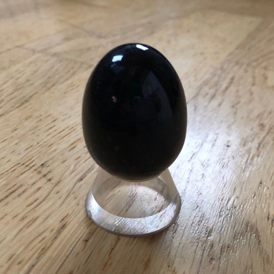 Obsidian ägg svart