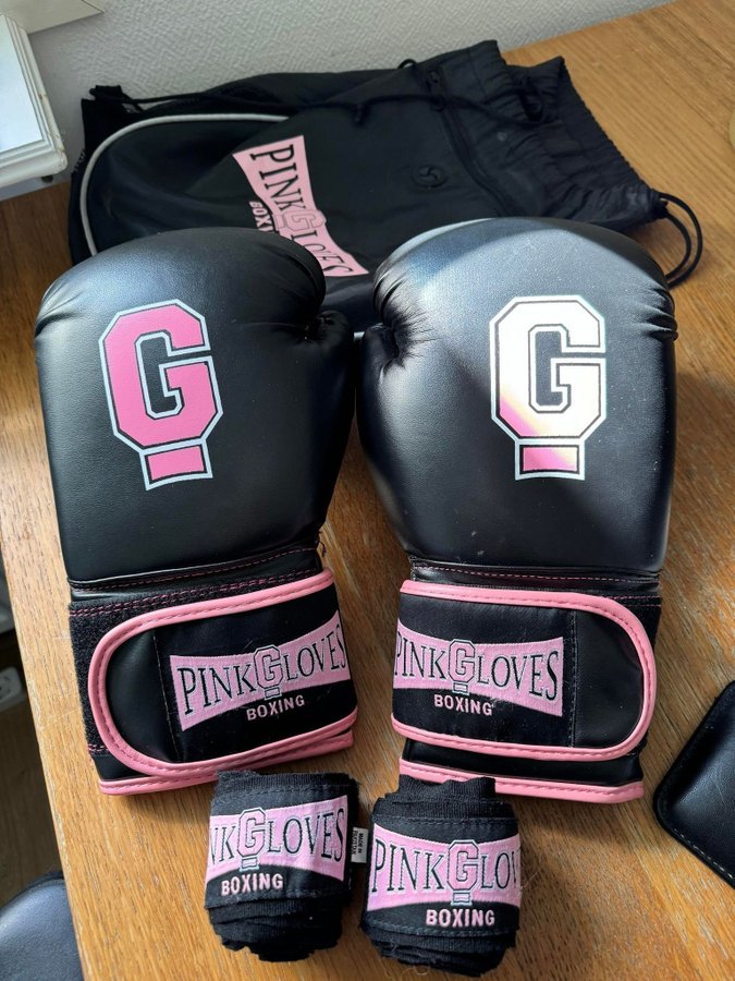 Boxningshandskar och hand wraps (Rosa Svart)