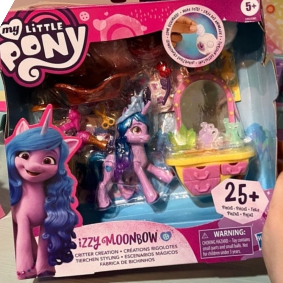 Ny Izzy Moonbow My little Pony o massa tillbehör.