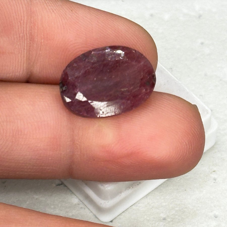 Natural Red Ruby 13,85 ct