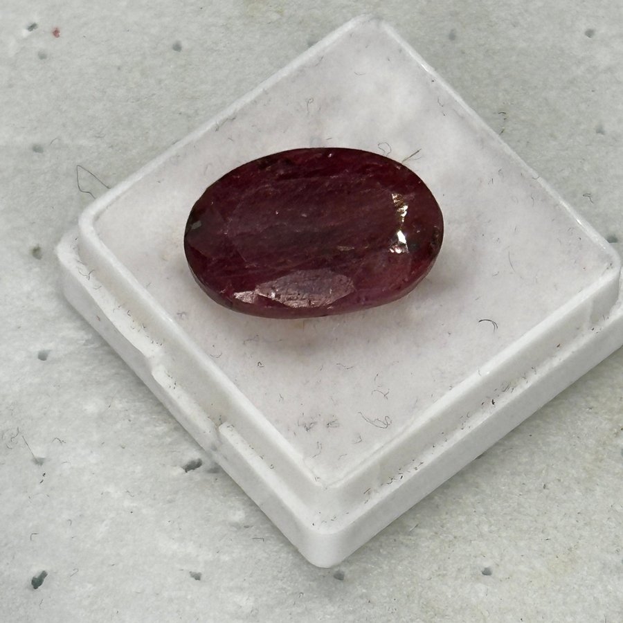 Natural Red Ruby 13,85 ct