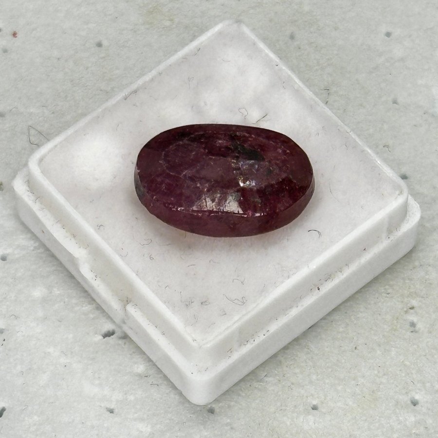 Natural Red Ruby 13,85 ct