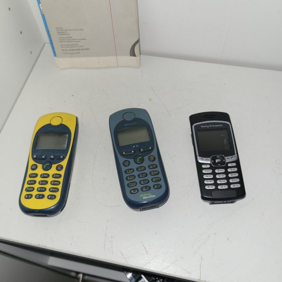 3 x Mobiltelefoner