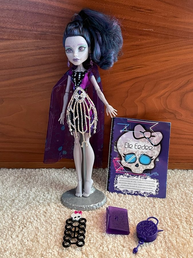 Monster High - Elle Eedee - docka med tillbehör