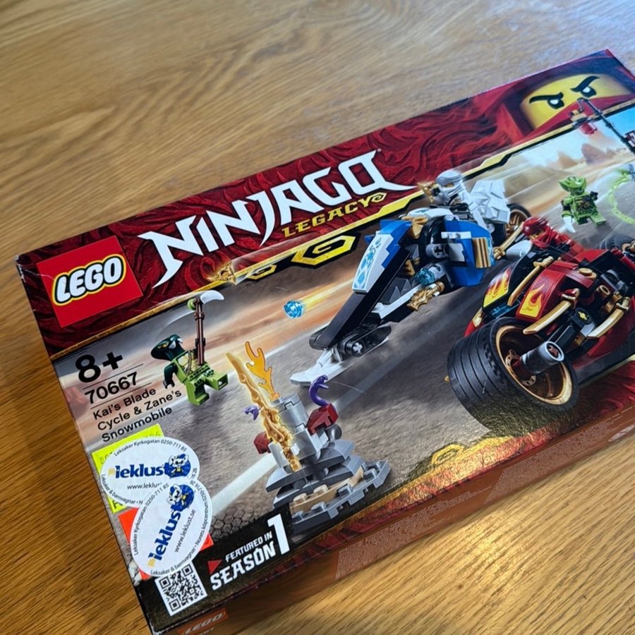 LEGO Ninjago Legacy 70667 Kai's Blade Cycle  Zane's Snowmobile