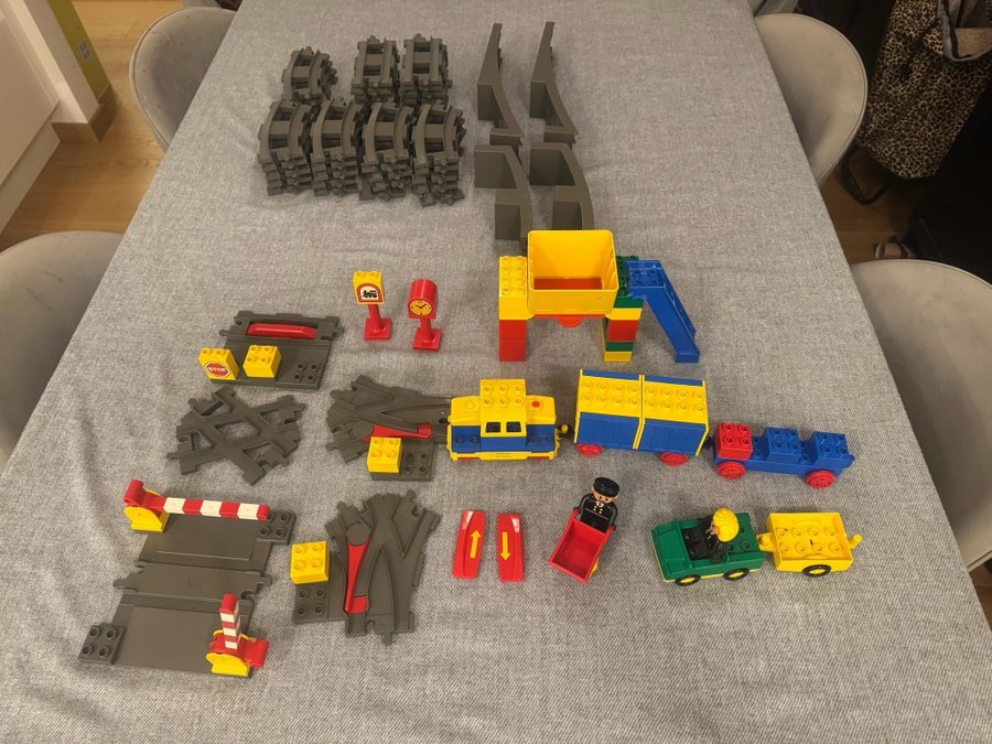 Lego Duplo Tågset med tillbehör