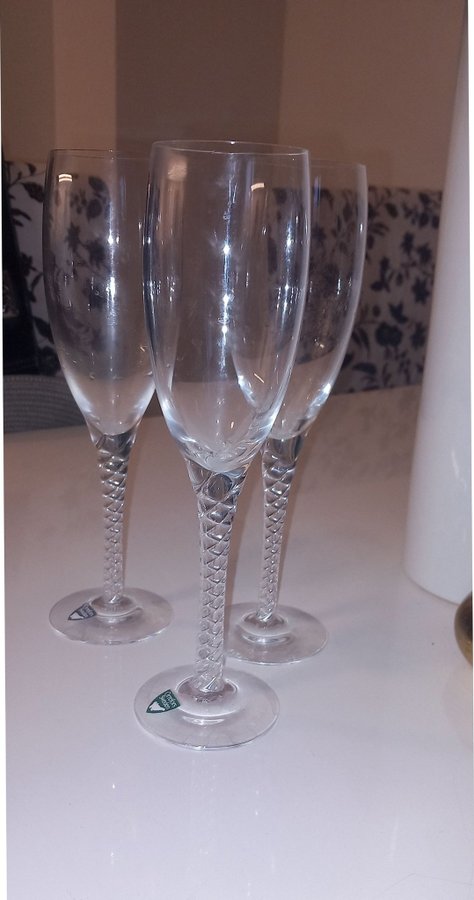 3 stycken champagneglas ”Anne” Orrefors av Anne Nilsson