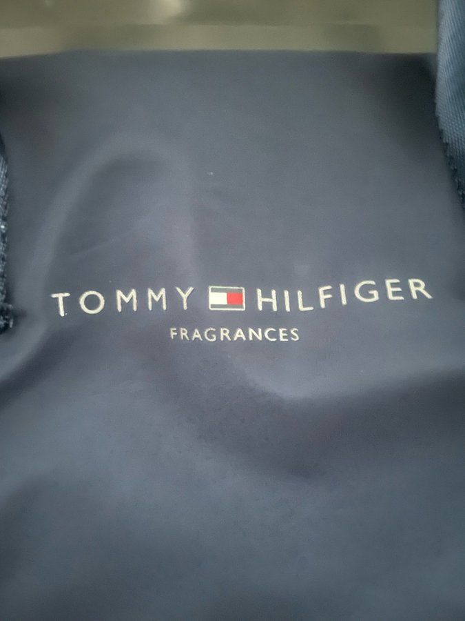 Tommy Hilfiger - Väska