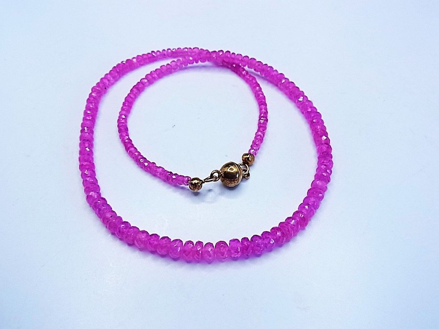 DESIGNER HALSBAND ROSA SAPPIRER 110 ct.