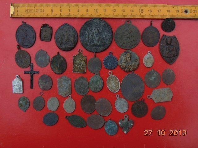 Collection of old medals from the 17th to 20th centuries.