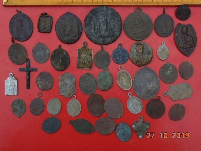 Collection of old medals from the 17th to 20th centuries.