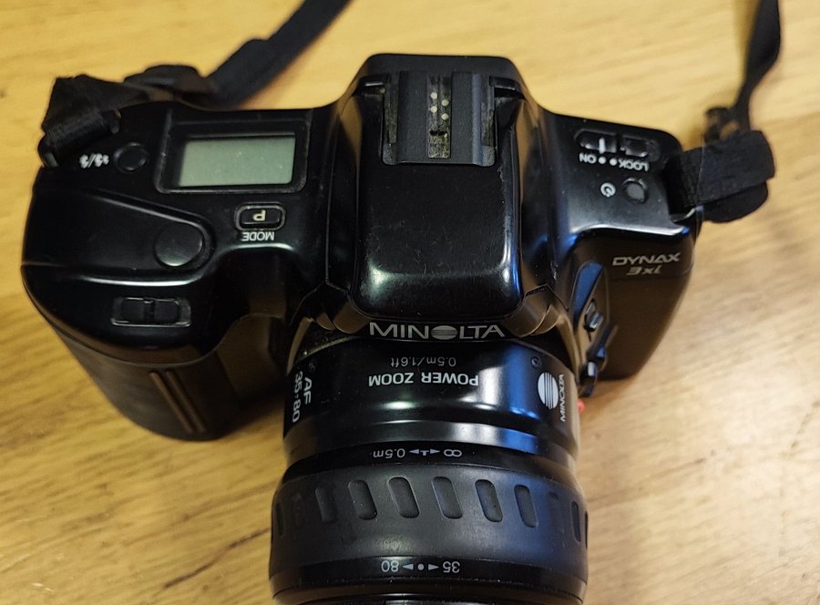 Minolta Dynax 3i med objektiv plus extra objektiv