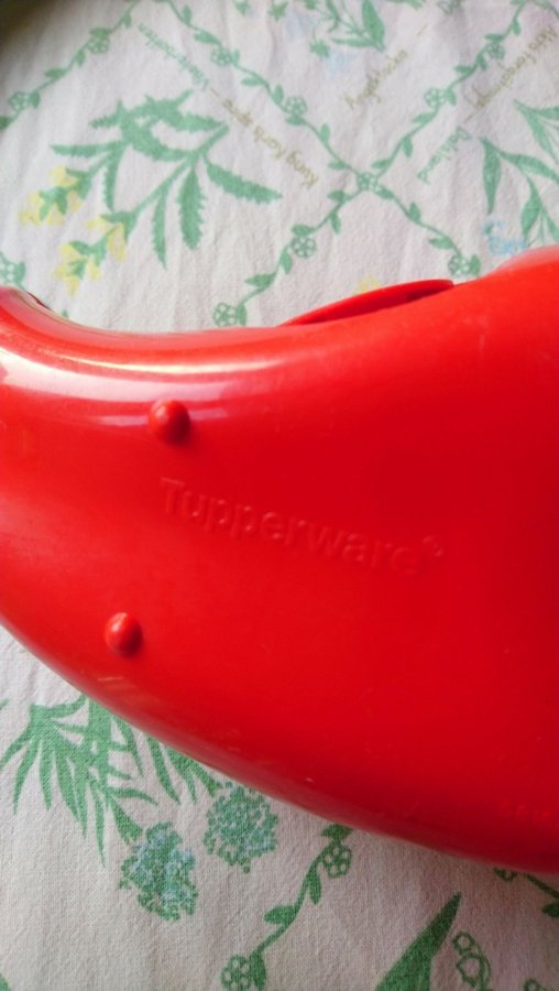 Tupperware Fruktfodral Röd Babuska Chili