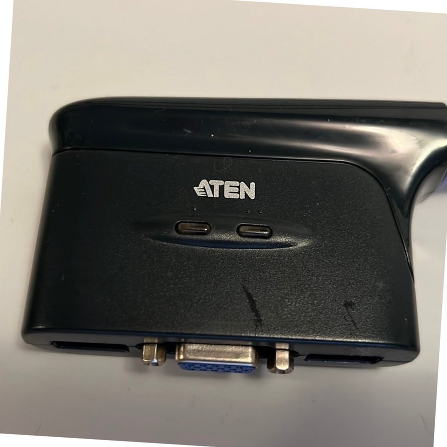 ATEN KVM-switch 2-port USB, VGA och ljud.