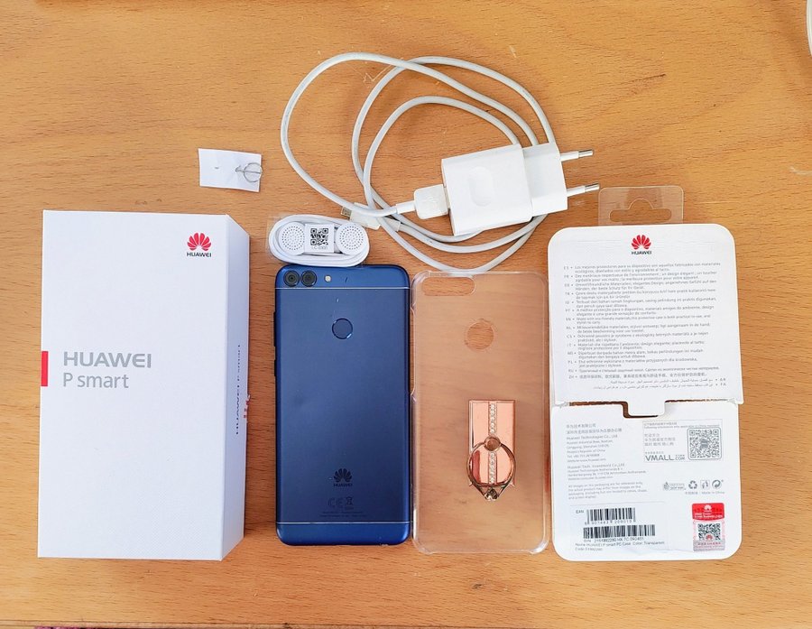 HUAWEI P SMART, 32 GB, 5,65 TUM, DUAL SIM, 143 G, ÖLÅST, ORIGINAL BOX EARPHONE