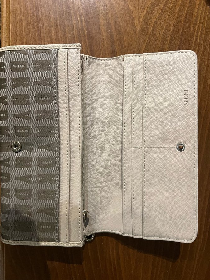 DKNY wallet