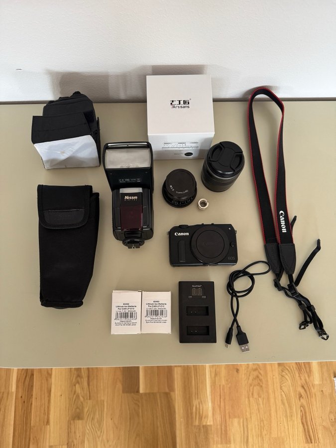 Canon EOS M + 7artisans 35mm f/1.2 + Canon EF-M 18-55mm + Nissin Speedlite Di866