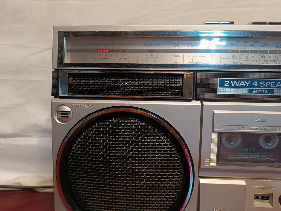 Hitachi Boombox