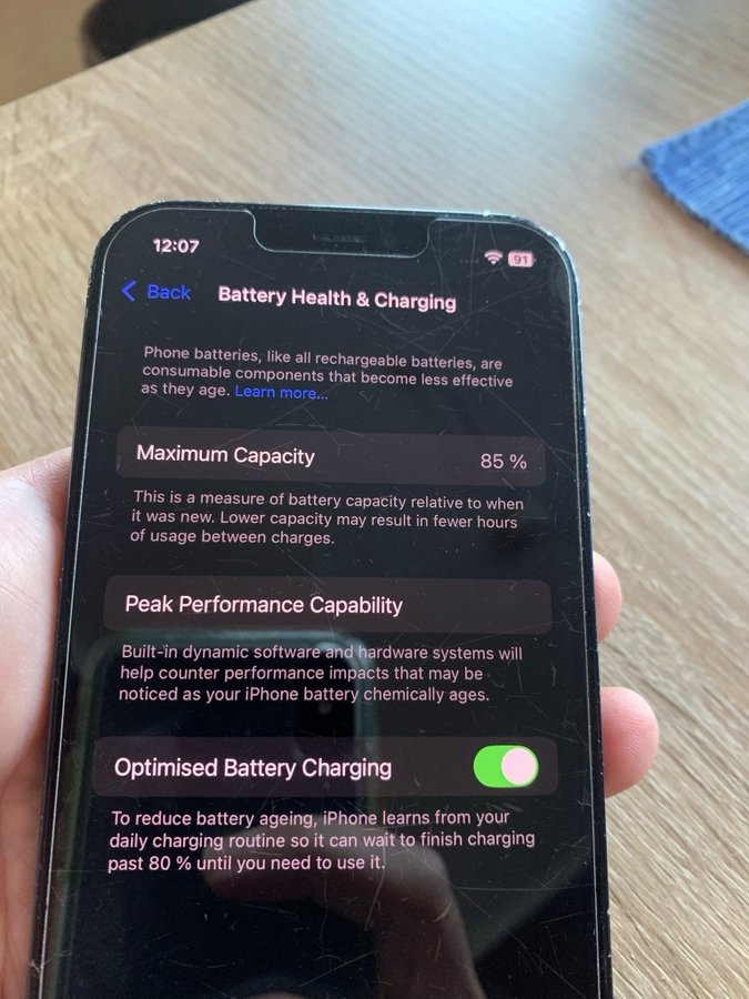 iPhone 12 85 % battery