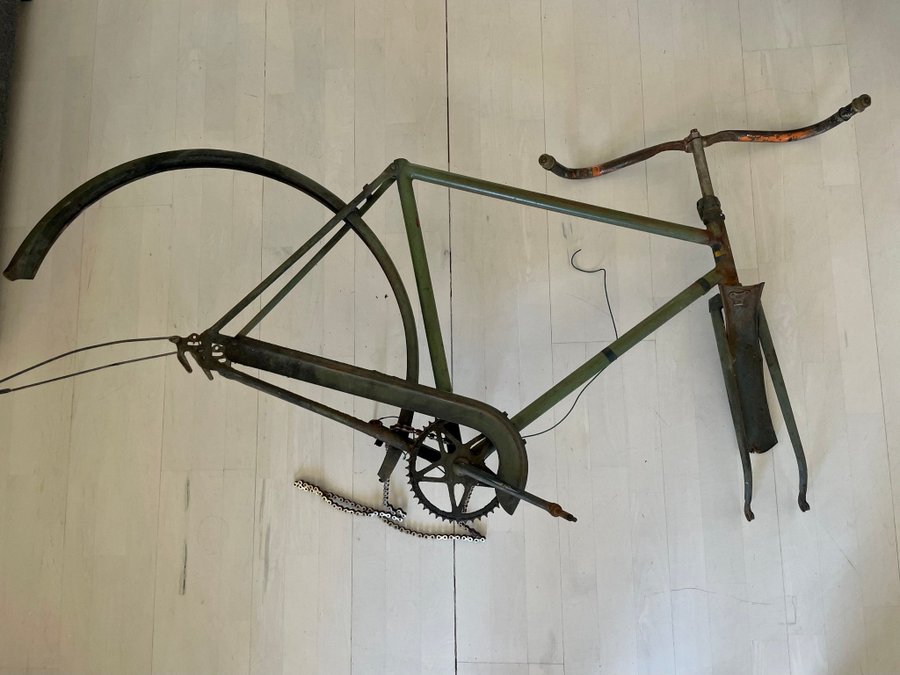 Militärcykel - Cykelram med styre, stänkskärmar och drev