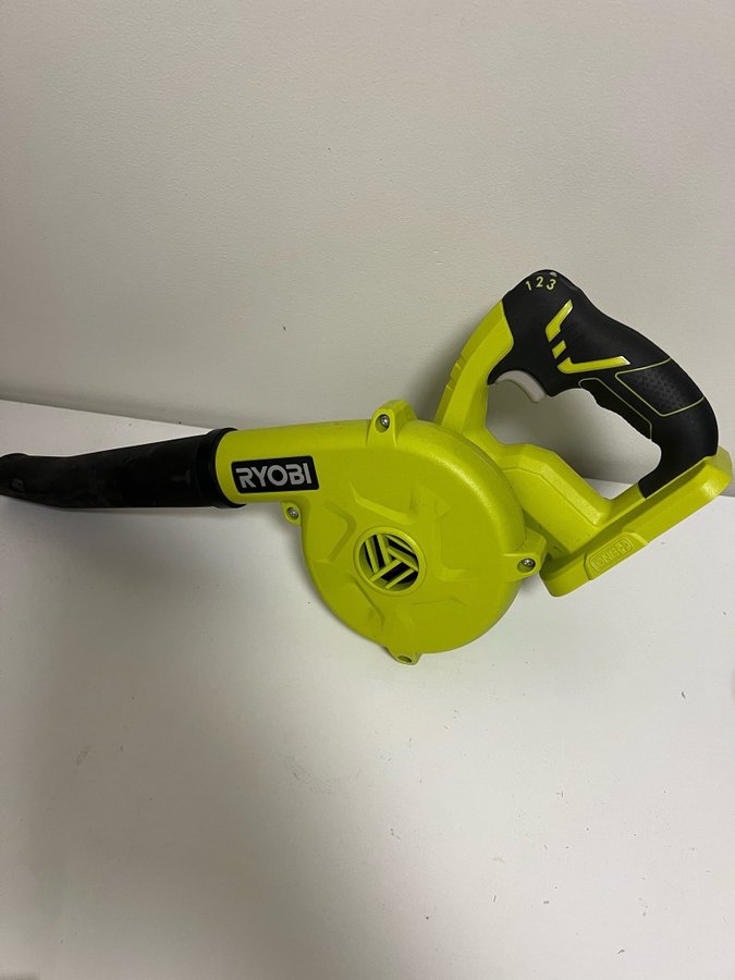 Ryobi 18V Batteridriven Lövblåsare