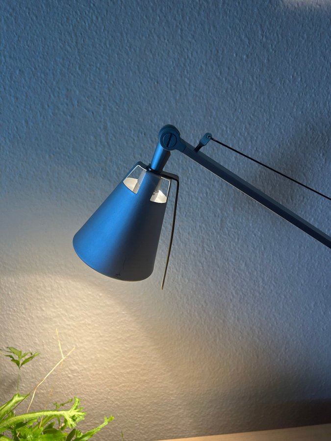 Ikea Husvik bordslampa - arbetslampa- skrivbordslampa i aluminium