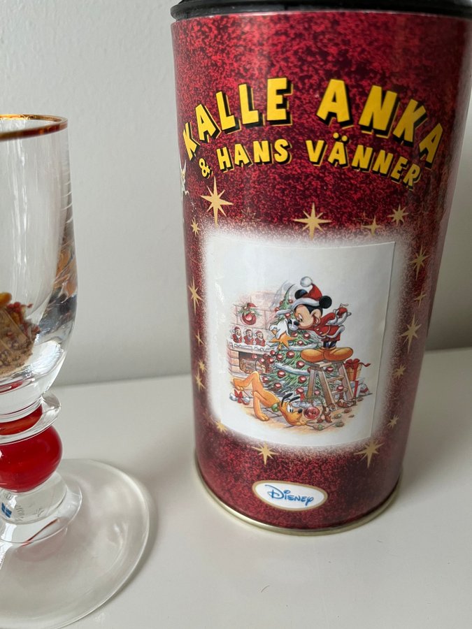 DISNEY FYRKLÖVERN SNAPSGLAS KALLE ANKA....