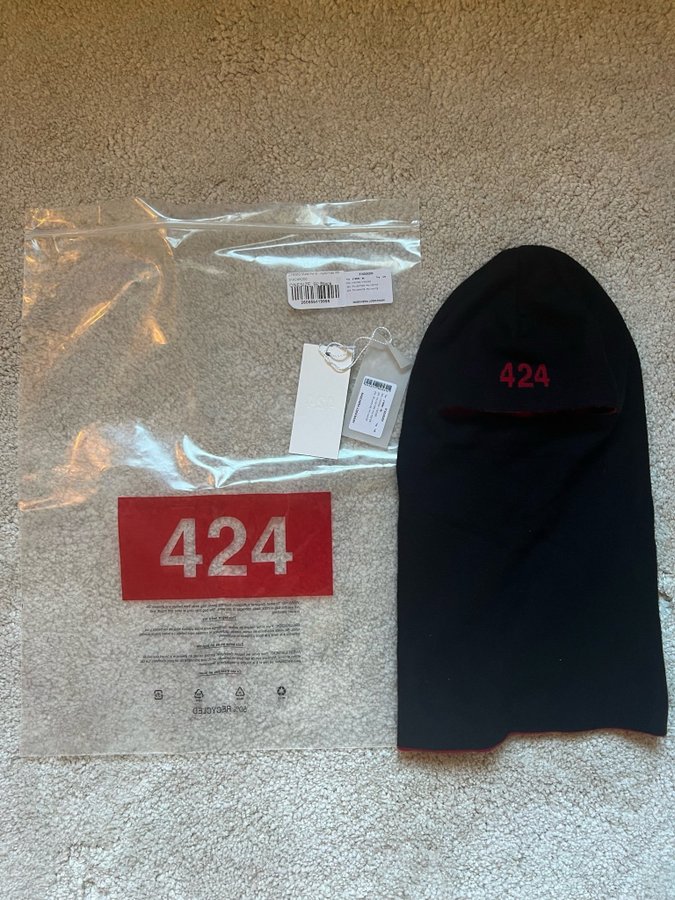 424 reversible svart/röd balaclava, storlek ONESIZE