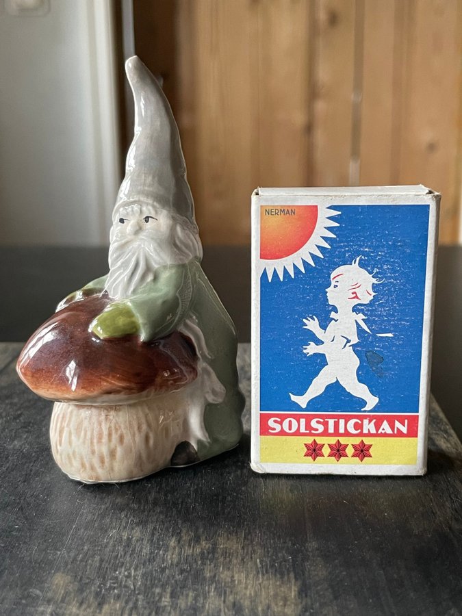 CULT DESIGN, Söt tomte vid karljohan svamp