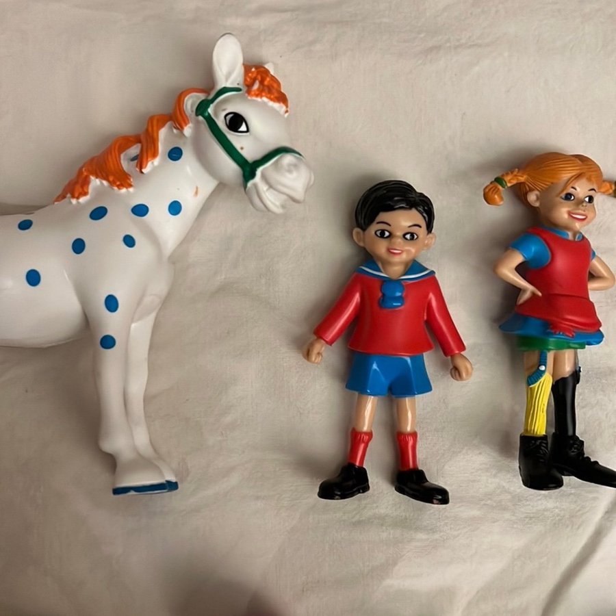 13 stycken Pippi Långstrump figurer i bra skick!