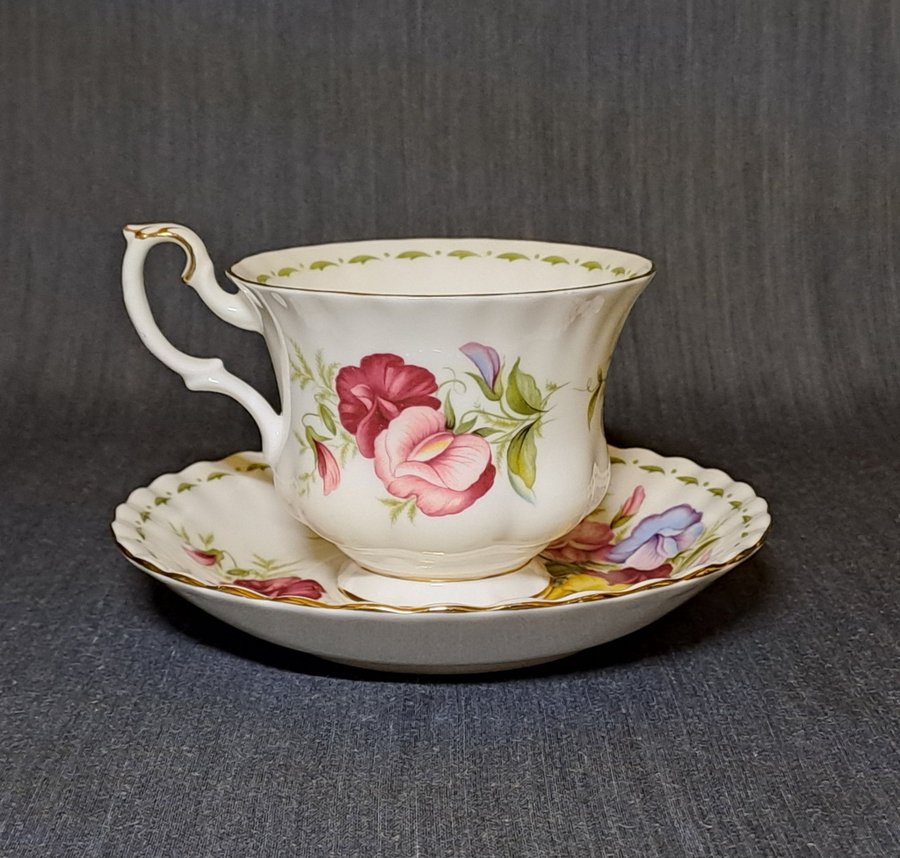 Royal Albert April Tekopp med Fat