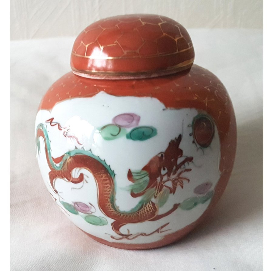 FIN bojan porslin Kina - handmålad drake Porcelain from China painted dragon