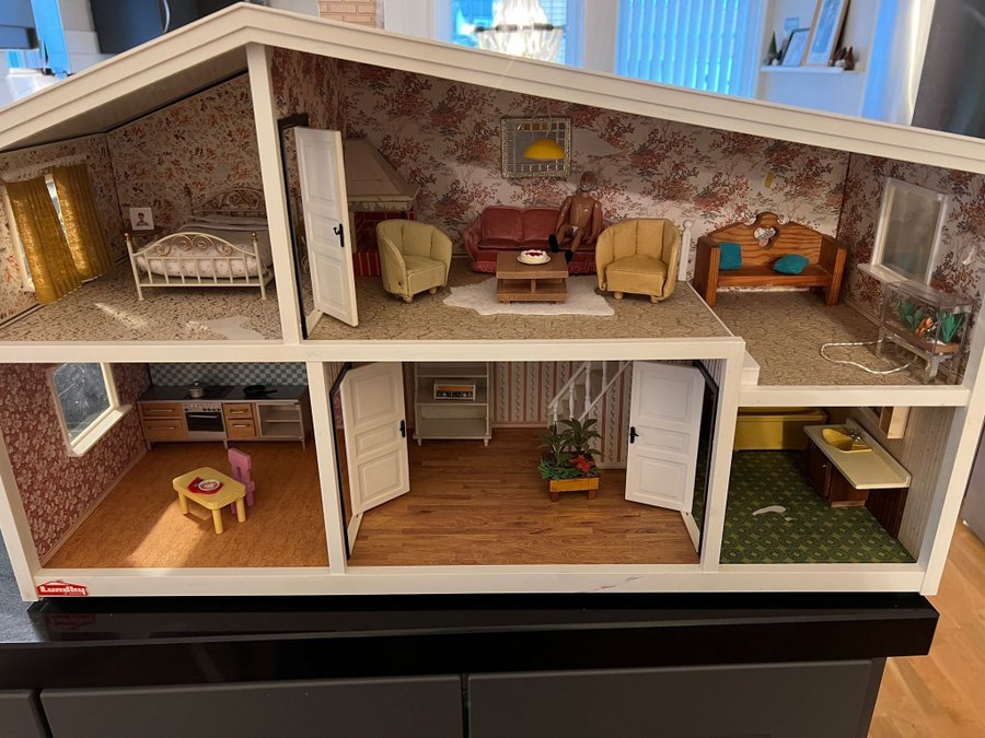 Lundby dockhus med möbler vintage retro 70 tal vintage retro dollhouse