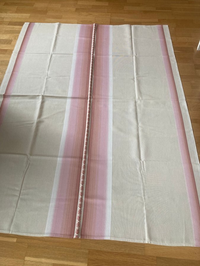 Svenskt Retro linneduk i vävda bege rosa ränder 175 cm x 130 cm Nyskick