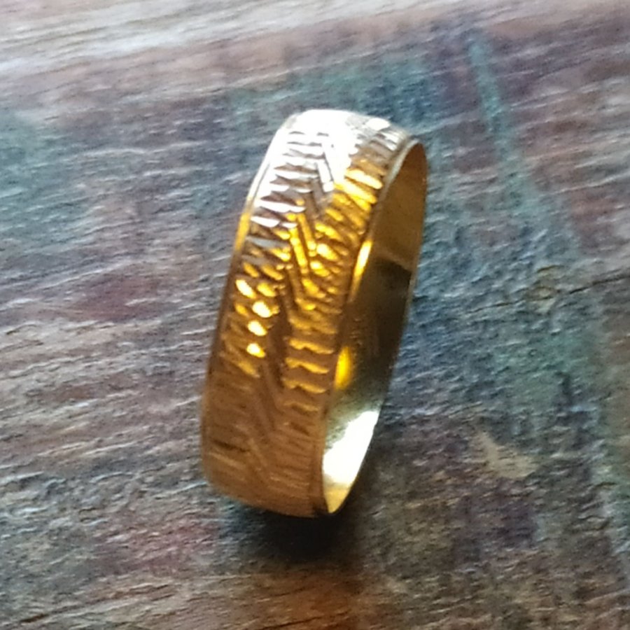 Ring Guld 18K 1.65 g