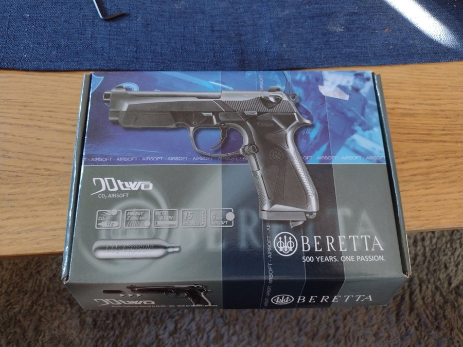 Beretta 92 FS CO2 Airsoft Pistol