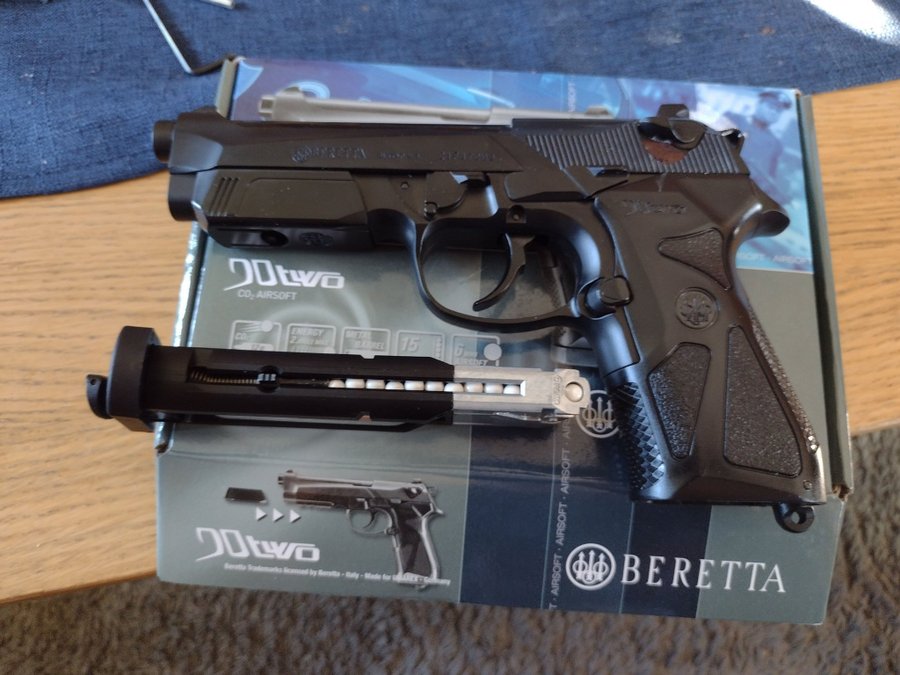 Beretta 92 FS CO2 Airsoft Pistol