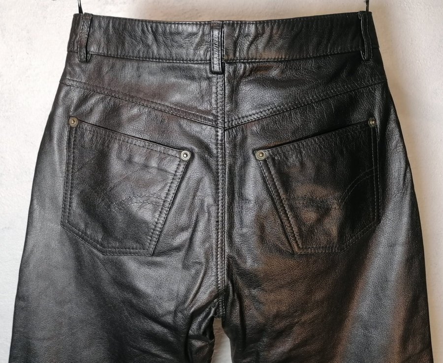 Helt nya svarta skinnjeans dam strl XS EU 34 eller barn 146/152 ca 10-12 år